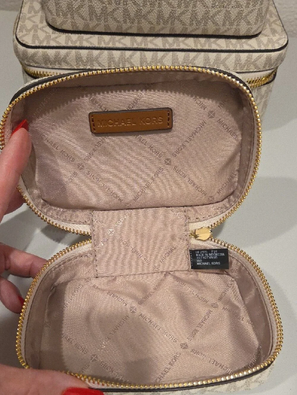 Michael Kors Signature Logo Travel Jewelry Case Set in Vanilla